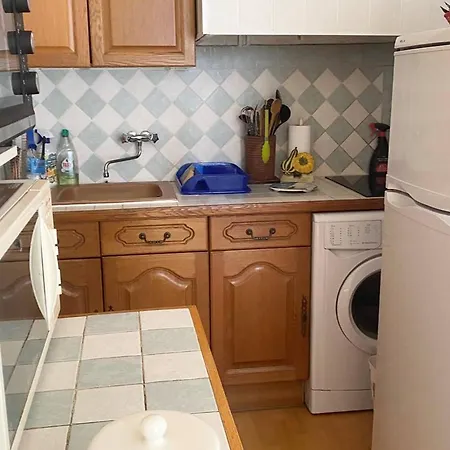 Avec Balcon Et Parking A Amelie-les-bains - Fr-1-703-204