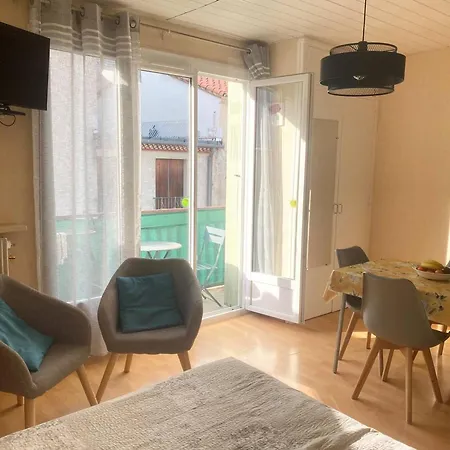 Avec Balcon Et Parking A Amelie-les-bains - Fr-1-703-204